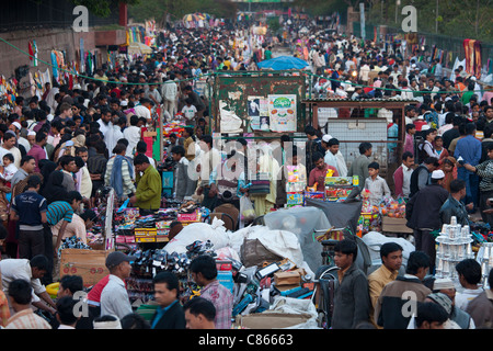 Meena Bazar und Snack Lebensmittelmarkt in muslimischen Bereich von Alt-Delhi, Indien Stockfoto