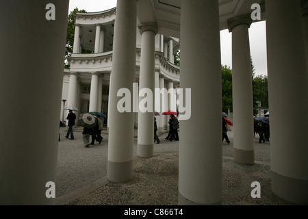 Eingangstor vom Architekten Joze Plecnik (1940), Zale Zentralfriedhof in Ljubljana, Slowenien. Stockfoto