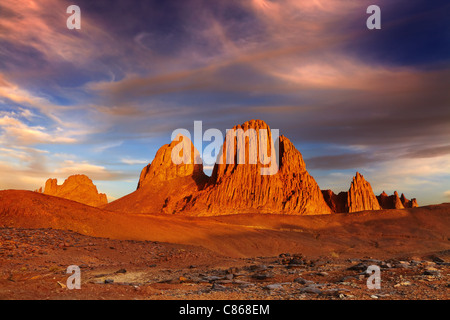 Sonnenuntergang in der Wüste Sahara, Algerien Hoggar Gebirge Stockfoto