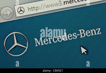 Mercedes Benz Logo und Website hautnah Stockfoto