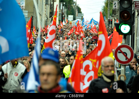 Veranstaltung über die Renten in Frankreich, für die Aufrechterhaltung der Pensionierung im Alter von 60 Jahren. Laval Stadt, Loire, Frankreich. Stockfoto