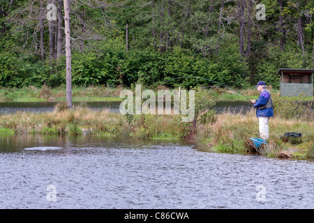 Forellenangeln in Schottland Stockfoto