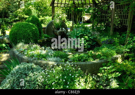 Garten in La Ferté Macé (Mr und Mrs Fleury), Orne, Normandie, Frankreich. Stockfoto