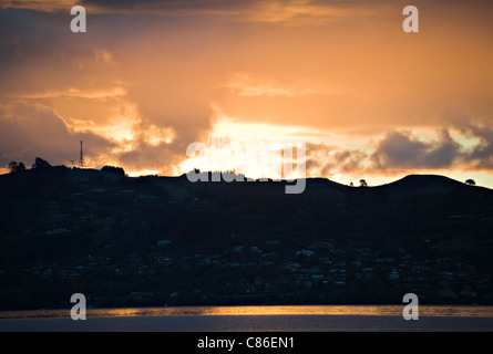 Schönen Sonnenuntergang über Lake Taupo Nordinsel Neuseeland NZ Stockfoto