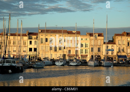 La Rochelle, Frankreich, den alten Hafen in der Abenddämmerung, Stockfoto