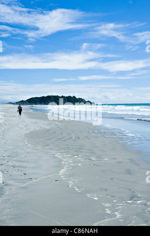 Die schönen goldenen Sand von Omanu Strand in der Nähe von Mount Maunganui Bucht von viel North Island Neuseeland NZ Stockfoto