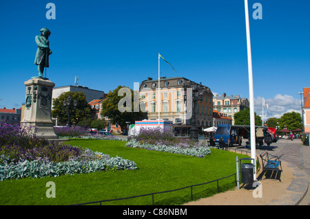 Stortorget Hauptplatz mit Statue von Karl XI in Karlskrona in Blekinge Grafschaft Schweden Südeuropa Stockfoto