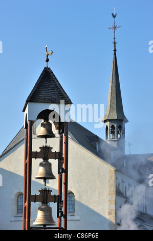 Glocken der Trappisten Kloster von Rochefort / Abtei Notre-Dame de Saint-Rémy, Ardennen, Belgien Stockfoto