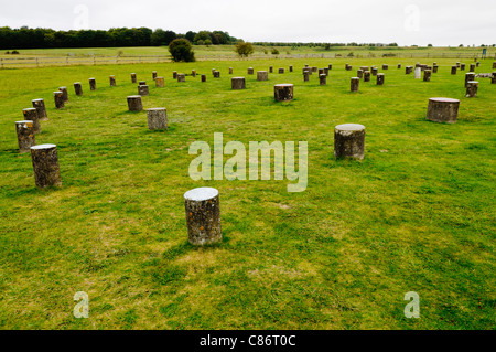 Woodhenge, Wiltshire. Die Reste einer hölzernen Struktur neben Stonehenge Stockfoto