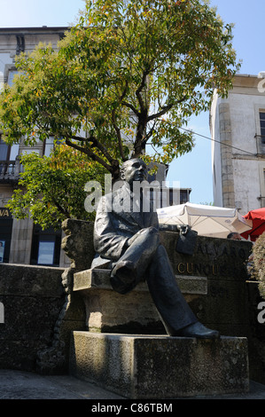 Alvaro Cunqueiro Skulptur "Plaza de España" MONDOÑEDO. Galicien. Spanien Stockfoto