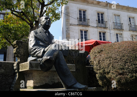 Alvaro Cunqueiro Skulptur "Plaza de España" MONDOÑEDO. Galicien. Spanien Stockfoto