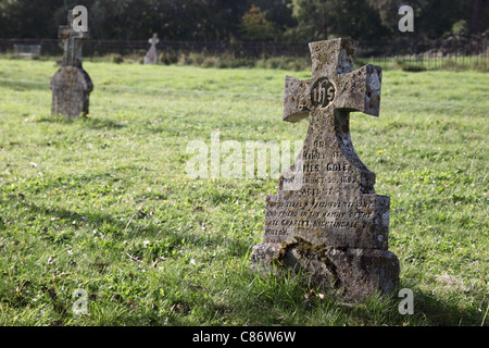 Alter Grabstein auf dem Friedhof der Wilton Italianate Church, Wiltshire, England, UK Stockfoto