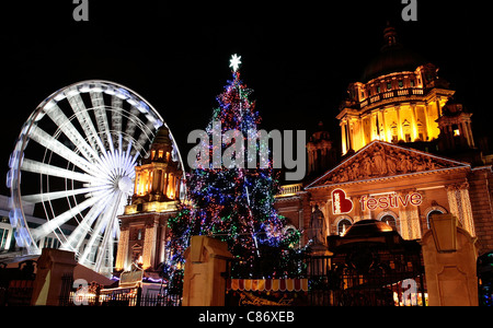 BELFAST, Vereinigtes Königreich - 18 NOVEMBER: Belfast Weihnachtsbeleuchtung in Belfast City Hall am 18. November 2008 in Belfast, Nordirland Stockfoto