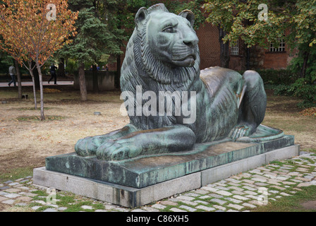 Bronze-leo-Skulptur im Zentrum von Sofia, Bulgarien Stockfoto