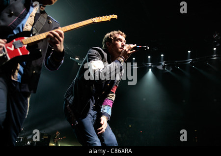 BELFAST, Vereinigtes Königreich - 19 Dezember: Jonny Buckland und Chris Martin von Coldplay durchführen in der Odyssey Arena am 19. Dezember 2008 in Belfast, Nordirland. Stockfoto