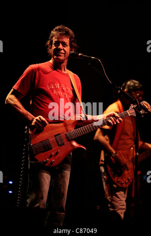 BELFAST, Großbritannien - 24 Juni: Lou Reed führt mit seiner Band im Belfast Waterfront am 24. Juni 2008 in Belfast, Nordirland Stockfoto