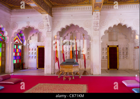 Moti Mahal, The Pearl Palace in Mehrangarh Fort des 16. Jahrhunderthalle des Publikum in Jodhpur in Rajasthan, Nordindien Stockfoto