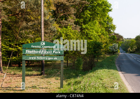 Melden Sie sich für die Forstwirtschaft Kommission Thetford Forest Park. Stockfoto