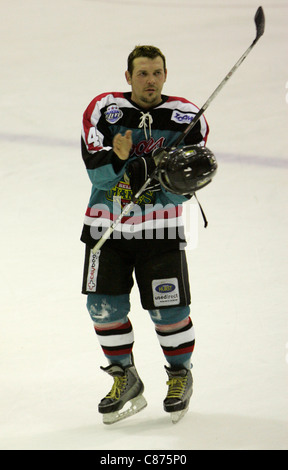 Theo Fleury spielen für die Belfast Giants in der britischen Elite Liga Playoffs gegen die Edinburgh Capitals, Schottland. Fleury erzielte den Spiel Siegtreffer in Belfast-4: 2-Niederlage von Edinburgh, gehen auf den zweiten Platz in der Playoff-Gruppe mit den drei Heimspielen in der Serie zu vervollständigen. Stockfoto