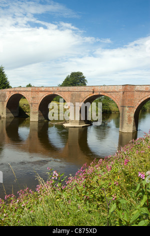 Die Bredwardine Brücke über Fluss Wye in Herefordshire, England. Stockfoto