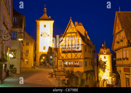 Deutschland, Bayern, Franken, Rothenburg Ob der Tauber, Blick auf Fachwerkhäuser und Siebersturm tower Stockfoto