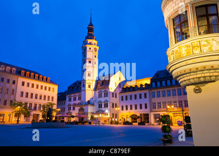 Deutschland, Thüringen, Gera, Blick auf Rathaus und eingerichteten Stadtapotheke Gebäude am Marktplatz Stockfoto