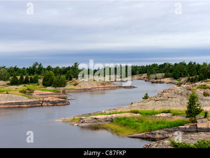 Die schlechte Flussgebiet von Georgian Bay ist berühmt für es gute Angelmöglichkeiten und spektakuläre Landschaften.  Es ist nur mit Boot erreichbar Stockfoto