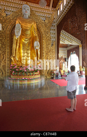 Stehenden Buddha Dhamikarama birmanischen Tempel, Penang, Malaysia Stockfoto