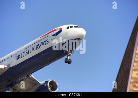 British Airways-767 landet auf dem Flughafen in Toronto Pearson Stockfoto