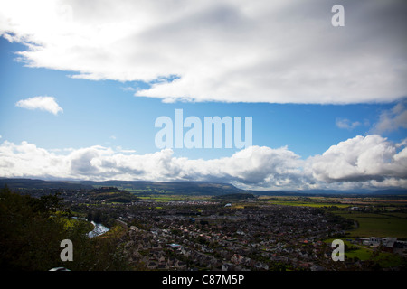 Ansicht von oben mit Blick auf Stirling von William Wallace National Wallace Monument, Stadt Stirling, Schottland Stockfoto