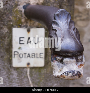 Trinkwasser-Brunnen Stockfoto