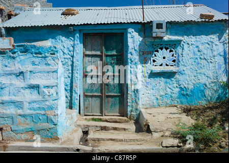 Brahman Hause malte traditionellen blaue Farbe im Dorf Rohet in Rajasthan, Nordindien Stockfoto