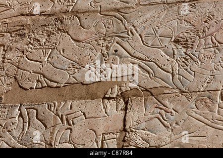 Hilfsarbeit zeigen Männer ertrinken im Fluss Orontes während der militärischen Kampagnen von Ramses II in das Ramesseum, Luxor, Ägypten Stockfoto