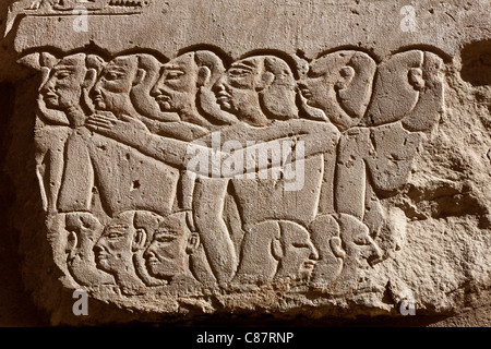 Relief Arbeiten zeigen Feldzüge von Ramses II in das Ramesseum, Luxor, Ägypten Stockfoto