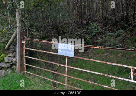 Privat, kein Schild Vorfahrt, Snowdonia-Nationalpark, Wales, UK Stockfoto