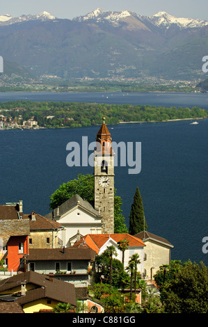 Ronco Sopra Ascona am See Lago Maggiore, die Magadino-Ebene und die Lepontinische Alpen, Tessin, Schweiz Stockfoto