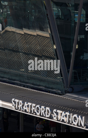 Luftbild des Bahnhofs Stratford im Osten Londons, dem Verkehrsknotenpunkt für die Olympischen Spiele 2012. Stockfoto