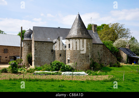 Kastanien Manor (Manoir du Châtaignier), XV, XVI, Herrenhaus mit Kapelle, Brecé (Mayenne, Frankreich). Stockfoto