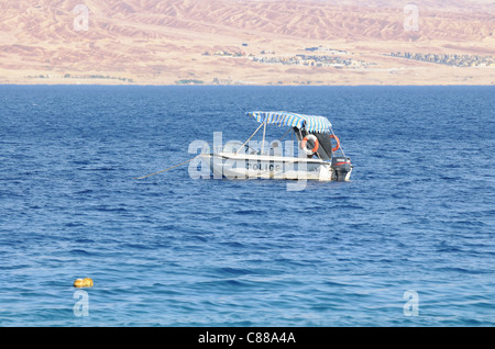 Ägyptische Polizei Motorboot am Roten Meer in Taba, Ägypten Stockfoto