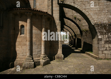 Romanische Kirche von Santa Maria de Sar in Santiago De Compostela in Galicien, Spanien. Stockfoto