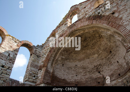 Bulgarien, Nessebar (aka Nessebar). Ruinen der St. Sophia Church (aka alte Metropolitan oder alte Bistum Kirche). Stockfoto