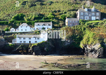 Häuser mit Blick auf den Strand von Port Isaac in North Cornwall, Großbritannien Stockfoto