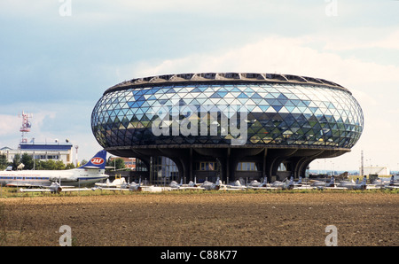 Belgrad, Serbien, Jugoslawien. Das futuristische Gebäude das Flugzeugmuseum. Stockfoto