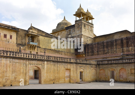 Chattri bei The Amber Fort bauten ein Rajput Fort 16. Jahrhundert in Jaipur, Rajasthan, Nordindien Stockfoto