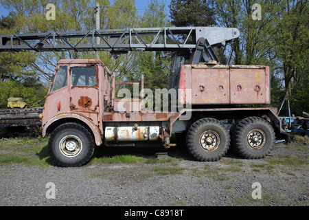 rostigen alten Kran in Hof, Orford, Suffolk, UK Stockfoto