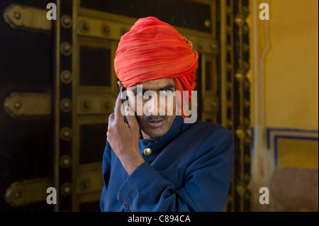 Traditionellen Gateway-Eingang, der Maharadscha von Jaipur Moon Palace in Jaipur, Rajasthan, Indien Stockfoto