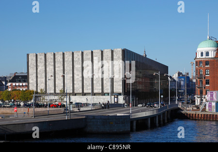 Die Zentralbank, die dänische Nationalbank, Kopenhagen. Eine unabhängige und selbstregierende dänische Institution. Von dem modernistischen Architekten Arne Jacobsen. Stockfoto