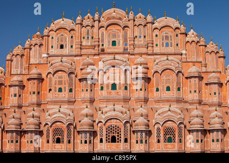 Hawamahal Wind-Palast in der rosa Stadt Jaipur, Rajasthan, Nordindien Stockfoto