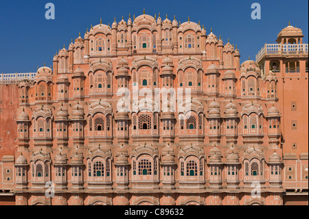 Hawamahal Wind-Palast in der rosa Stadt Jaipur, Rajasthan, Nordindien Stockfoto