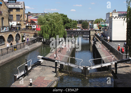 Regents Canal und Camden Lock London Sommer 2010 Stockfoto
